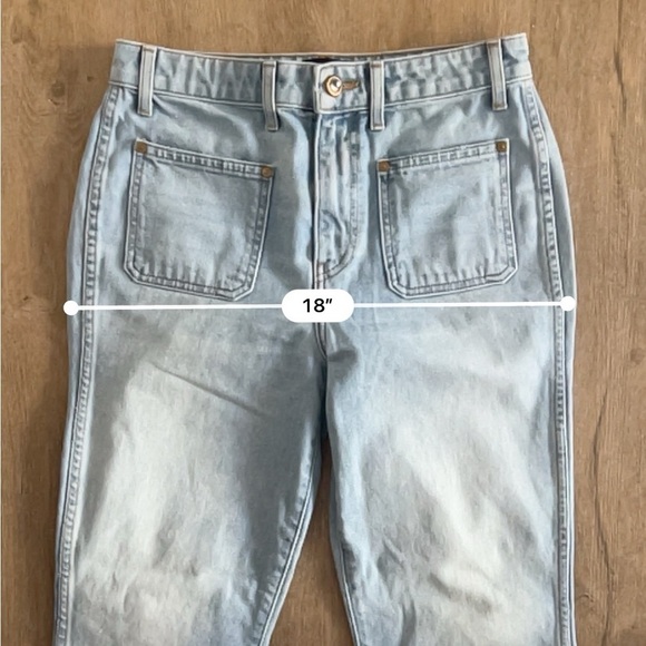 Khaite Rachel Patch Pocket Flare Jeans - Light Blue
Denim Austin - Size 28 - Picture 13 of 13